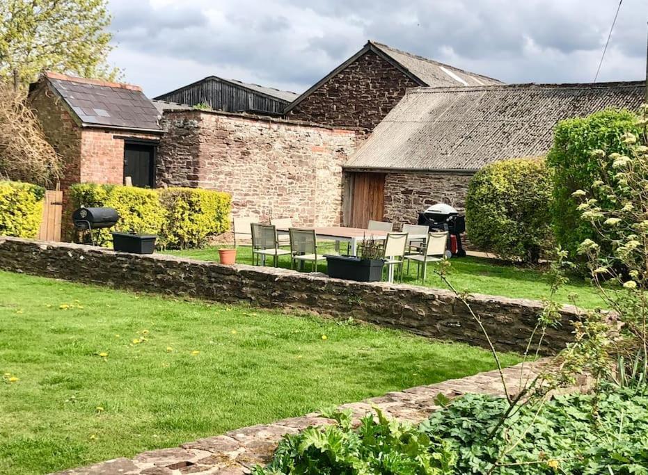 Cosy Farmhouse Escape In Monmouthshire Wolves Newton Exterior foto